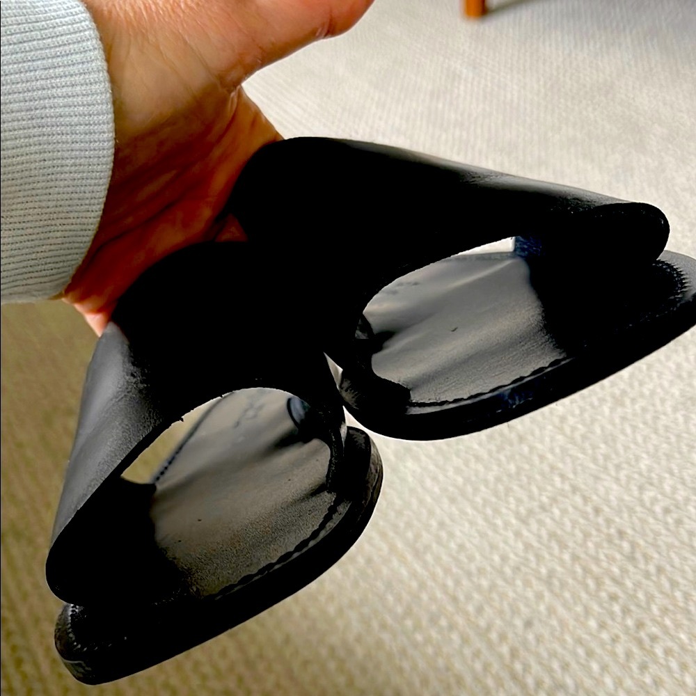 New SPLENDID flat Black Leather Slide Sandals made in Brazil comfy for the fall. - Picture 5 of 6